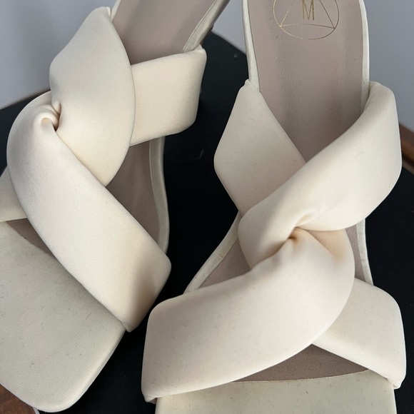 Misguided Slip On Cream Women's Heels - Picture 4 of 9